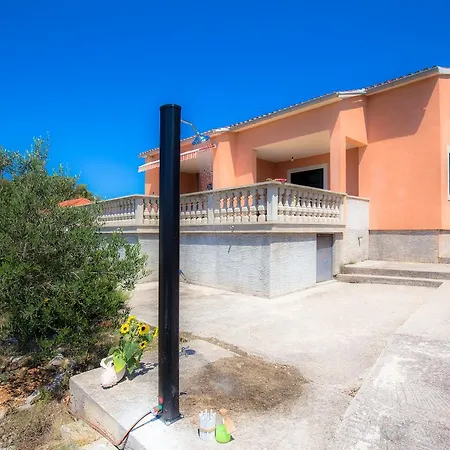 Apartment Dalmatina *