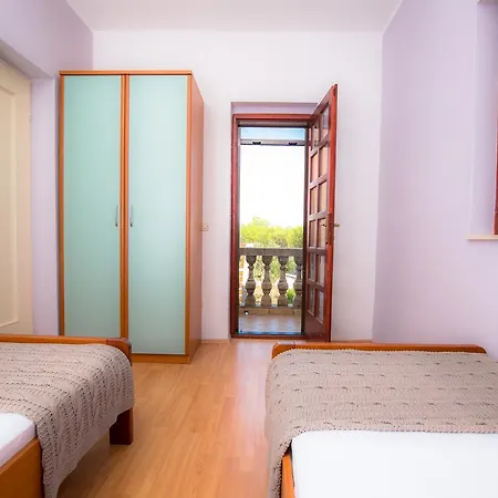 Dalmatina Apartment *